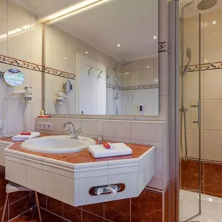 Отель Familotel Bavaria Пфронтен