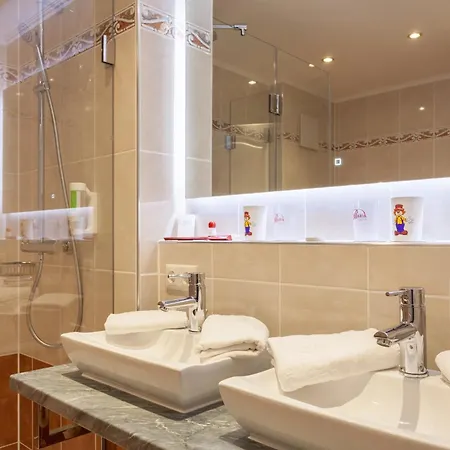 Familotel Bavaria 酒店 4*